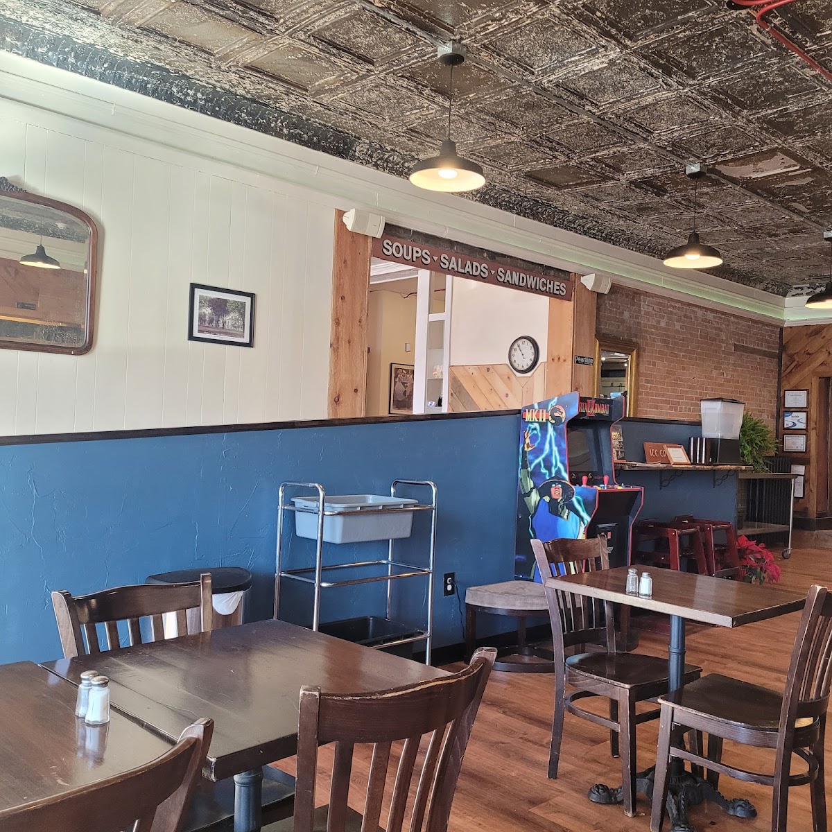 Banner Ray Ray's Cafe 01